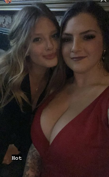 Naakte gelekte OnlyFans-foto van Chelsea Hammill