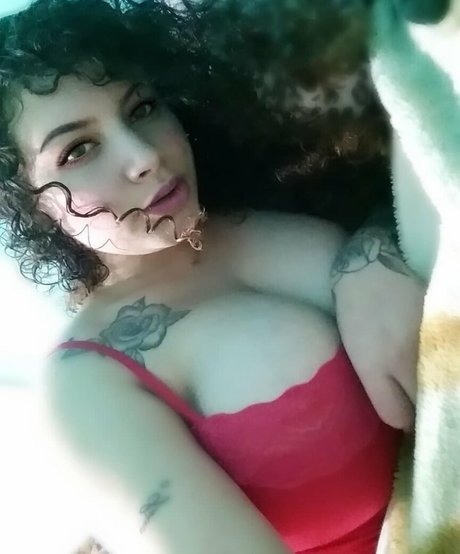 Naakte gelekte OnlyFans-foto van Ashley Alves