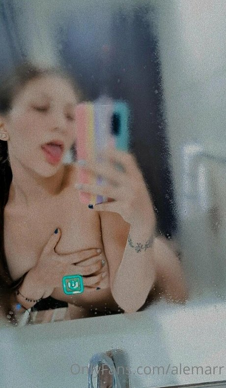Naakte gelekte OnlyFans-foto van Alemarr