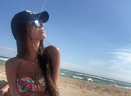 Naakte gelekte OnlyFans-foto van Alicia Londono