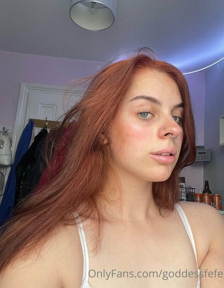 Naakte gelekte OnlyFans-foto van Goddessfefe