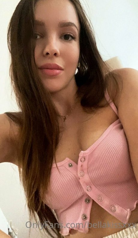 Naakte gelekte OnlyFans-foto van Bellakissxxx