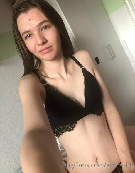 Naakte gelekte OnlyFans-foto van Emmihill