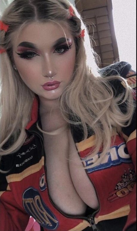 Naakte gelekte OnlyFans-foto van Heys0phie