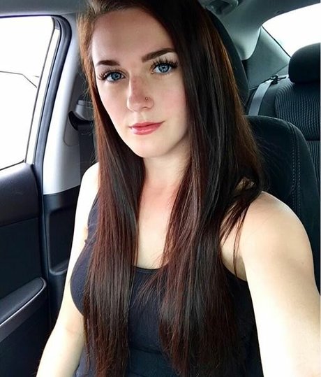 Naakte gelekte OnlyFans-foto van Hanna Zellers