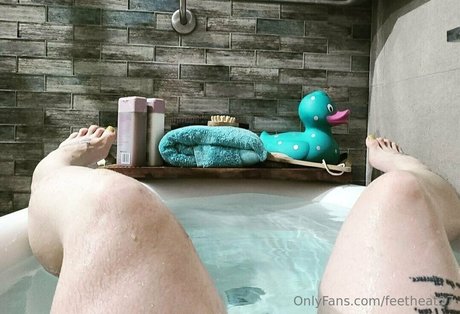 Naakte gelekte OnlyFans-foto van Feetheat27