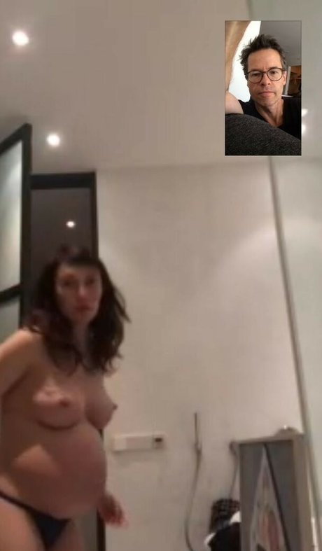 Naakte gelekte OnlyFans-foto van Carice Van Houten