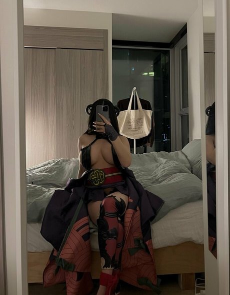 Naakte gelekte OnlyFans-foto van Bunnygirlyeona