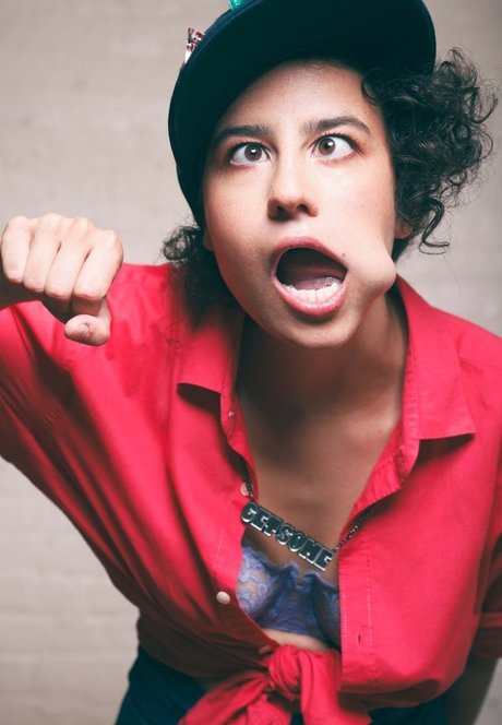 Naakte gelekte OnlyFans-foto van Ilana Glazer