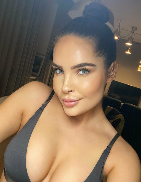 Naakte gelekte OnlyFans-foto van Kalmanbaby