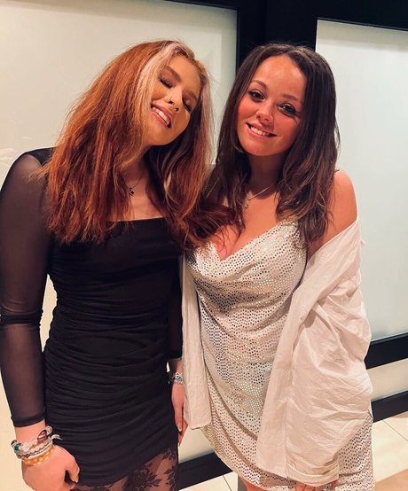 Naakte gelekte OnlyFans-foto van Hannah B
