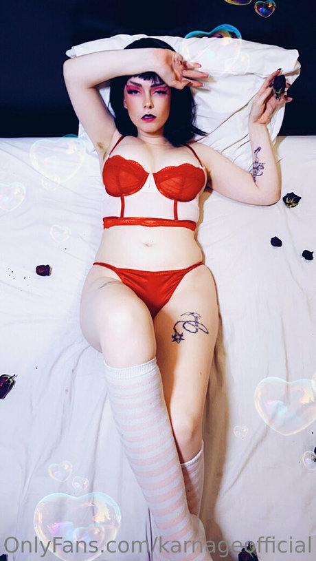 Naakte gelekte OnlyFans-foto van Karnageofficial