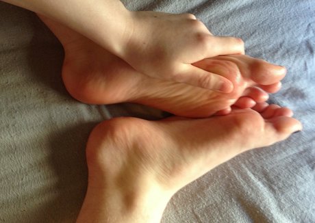 Naakte gelekte OnlyFans-foto van Enbyangel