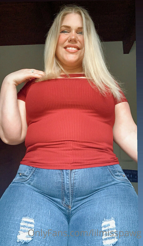 Naakte gelekte OnlyFans-foto van Lilmisspawg