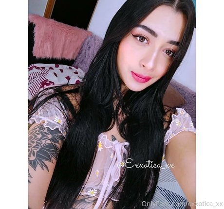 Naakte gelekte OnlyFans-foto van Exxoticaxx