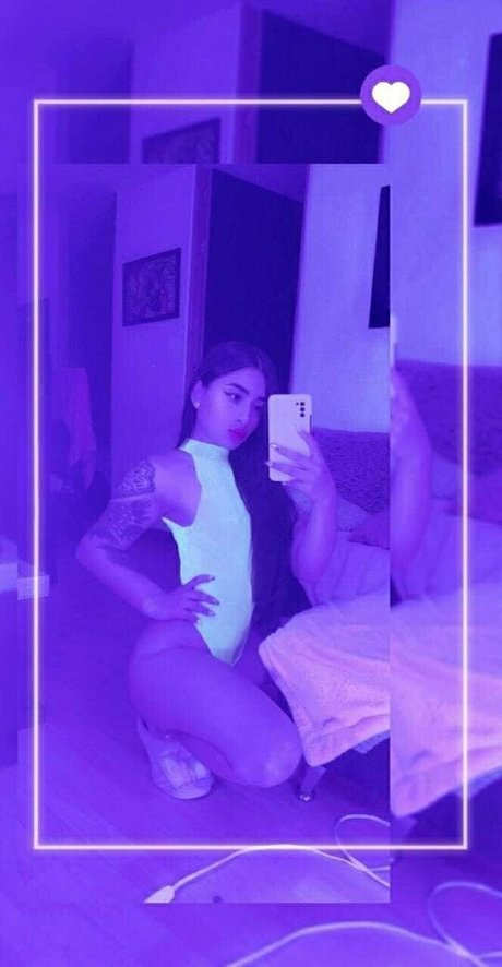Naakte gelekte OnlyFans-foto van Exxoticaxx