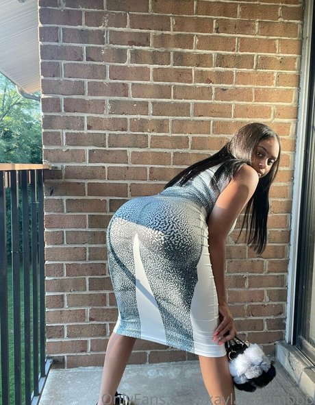 Naakte gelekte OnlyFans-foto van Kaylalebombbb