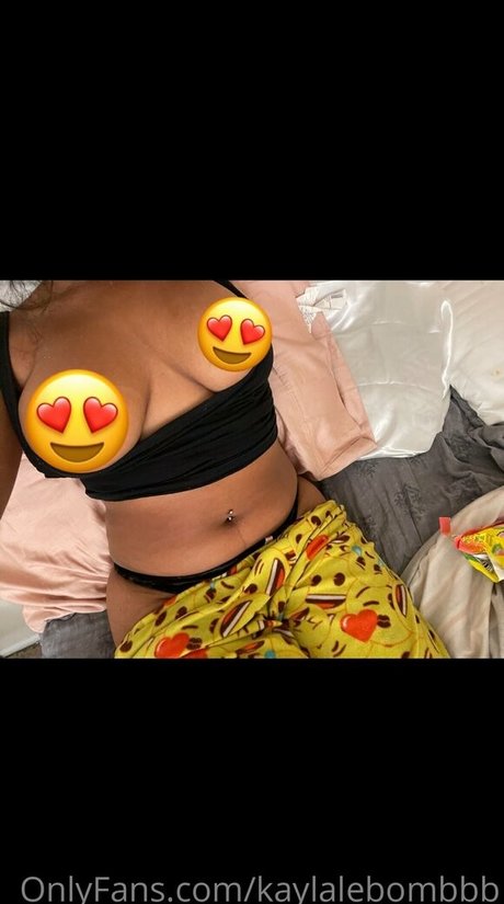 Naakte gelekte OnlyFans-foto van Kaylalebombbb