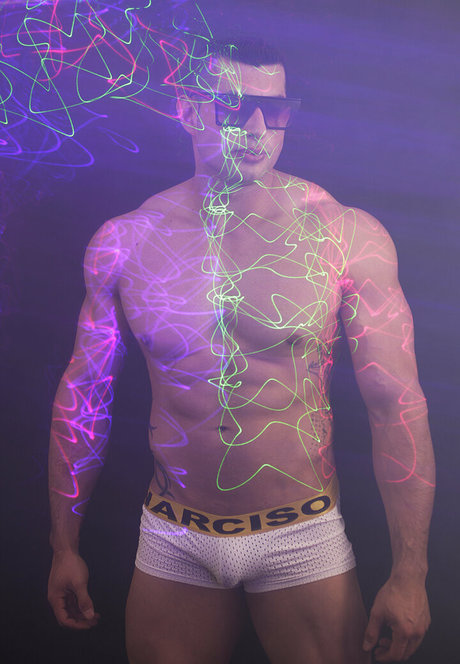 Naakte gelekte OnlyFans-foto van Eliseoantoniofree
