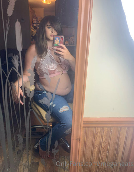 Naakte gelekte OnlyFans-foto van Meganeats