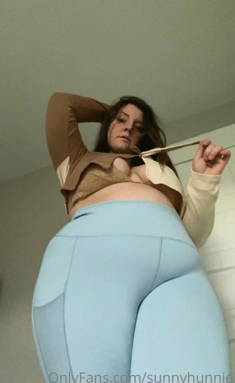 Naakte gelekte OnlyFans-foto van Sunnyhunnie