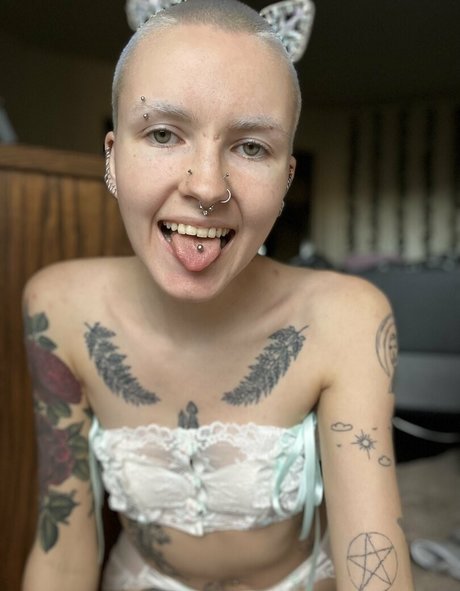 Naakte gelekte OnlyFans-foto van Onlyfaery