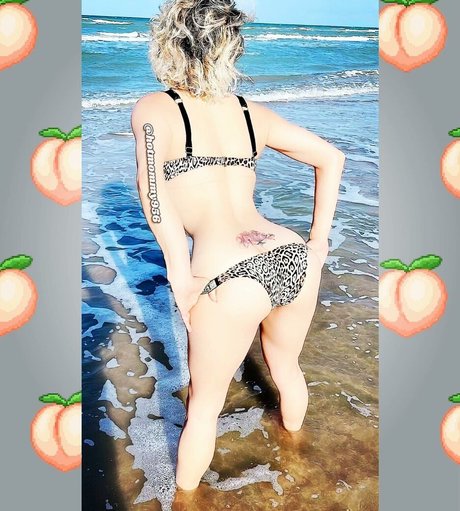 Hotmommy956