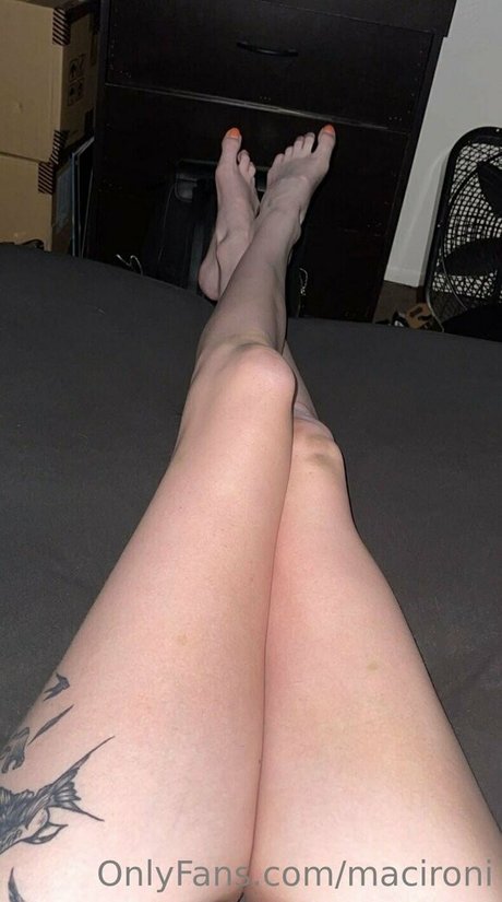 Naakte gelekte OnlyFans-foto van Macironi