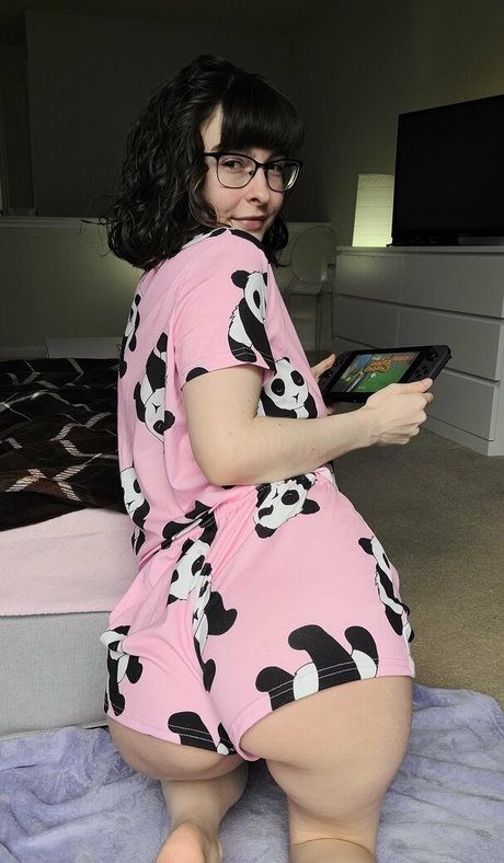 Naakte gelekte OnlyFans-foto van Cherryvonfairyfree