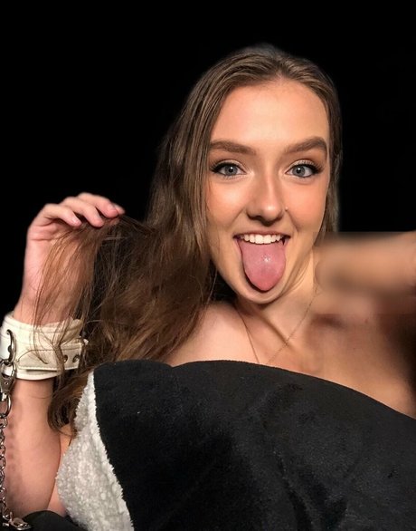 Naakte gelekte OnlyFans-foto van Foxyopheliaa