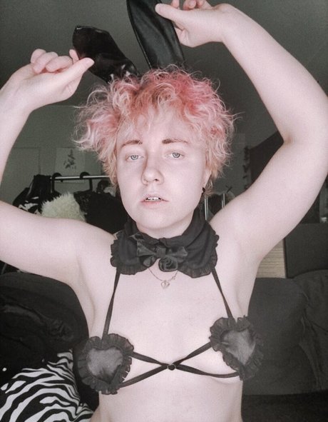 Naakte gelekte OnlyFans-foto van Baibeloved