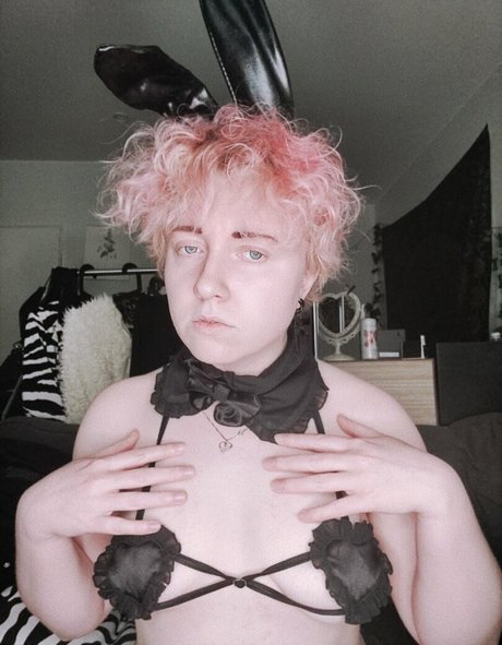 Naakte gelekte OnlyFans-foto van Baibeloved