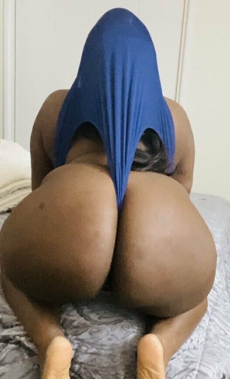 Naakte gelekte OnlyFans-foto van Ghettowedgies
