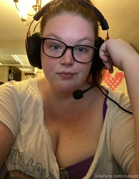 Naakte gelekte OnlyFans-foto van Slutkunt