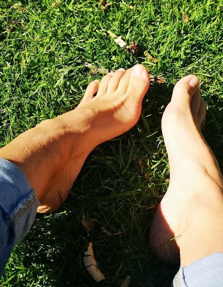 Naakte gelekte OnlyFans-foto van Sweetfeetnz