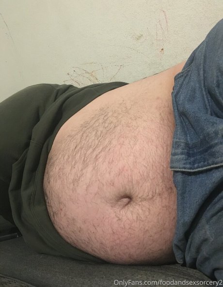 Naakte gelekte OnlyFans-foto van Foodandsexsorcery2