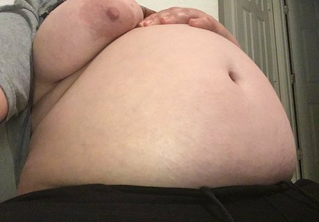 Naakte gelekte OnlyFans-foto van Foodandsexsorcery2