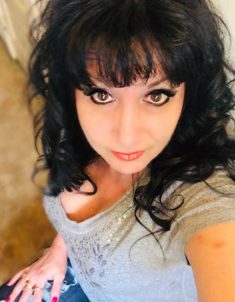 Naakte gelekte OnlyFans-foto van Ginaraemichaels