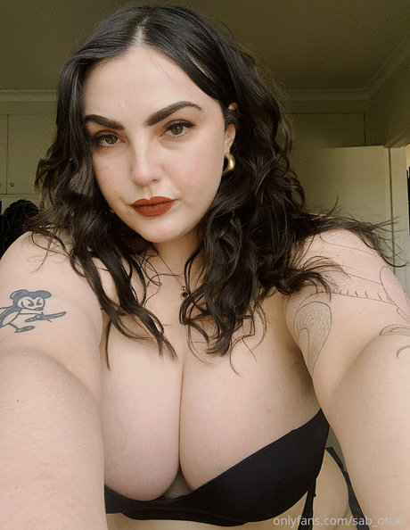 Naakte gelekte OnlyFans-foto van Sabotuer