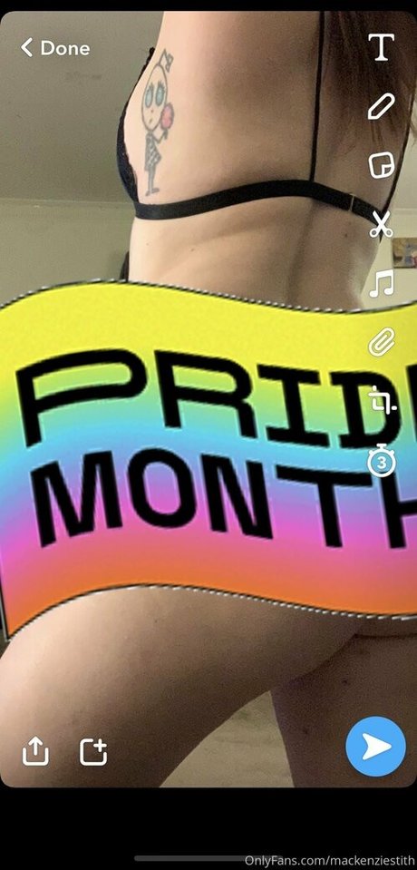Naakte gelekte OnlyFans-foto van Mackenziestith