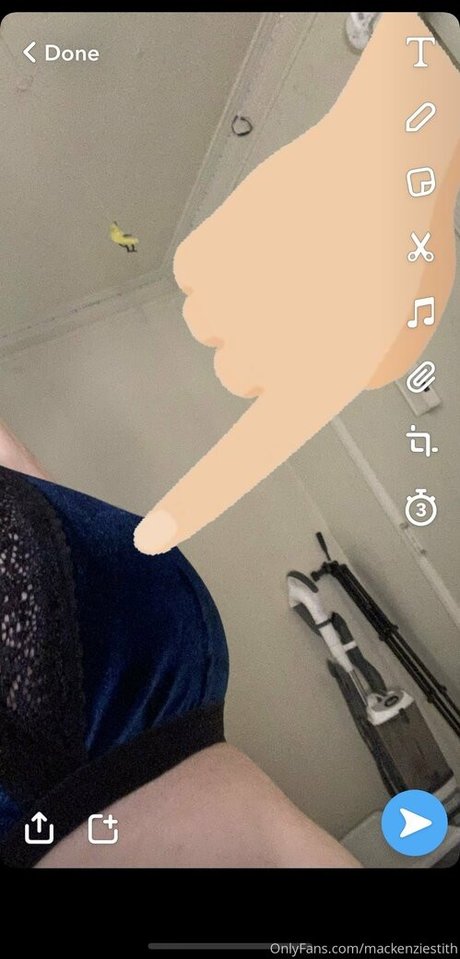 Naakte gelekte OnlyFans-foto van Mackenziestith
