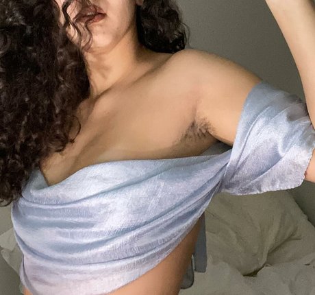 Naakte gelekte OnlyFans-foto van Balegat