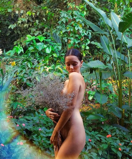 Naakte gelekte OnlyFans-foto van Balegat