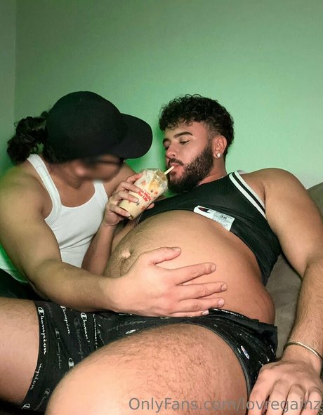Naakte gelekte OnlyFans-foto van Lovregainz