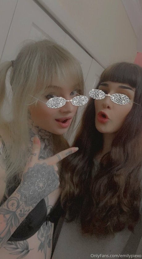 Naakte gelekte OnlyFans-foto van Emilypiexo