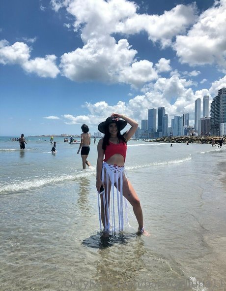 Naakte gelekte OnlyFans-foto van Babygirlluna12