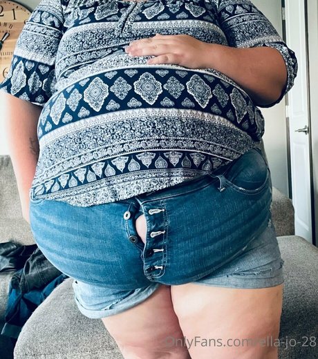 Naakte gelekte OnlyFans-foto van Ellajo28