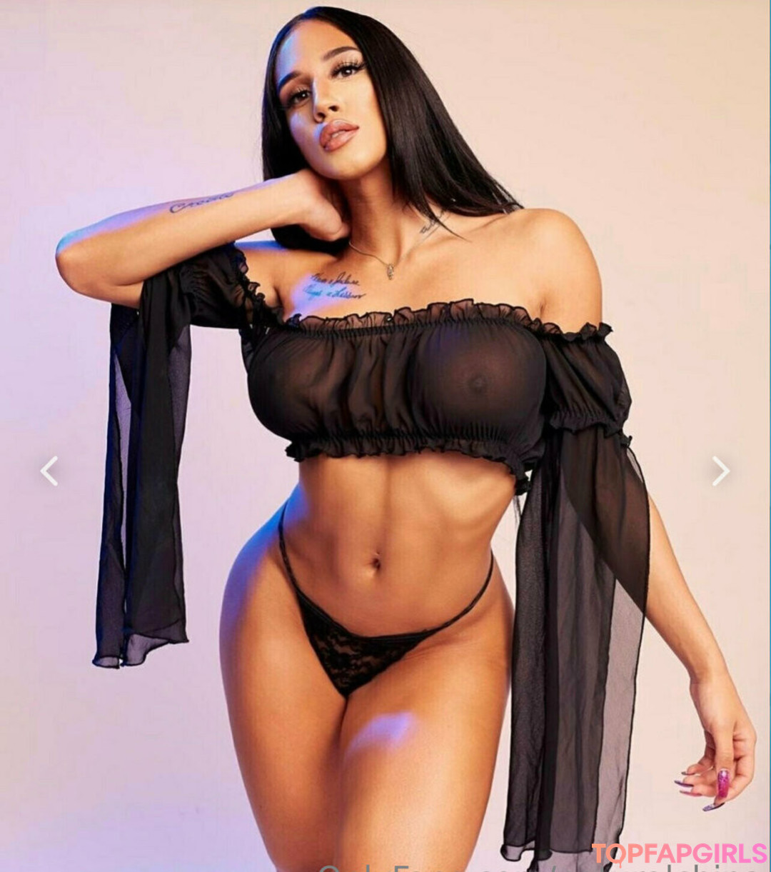 Naakte gelekte OnlyFans-foto van Bubble Booty #1103