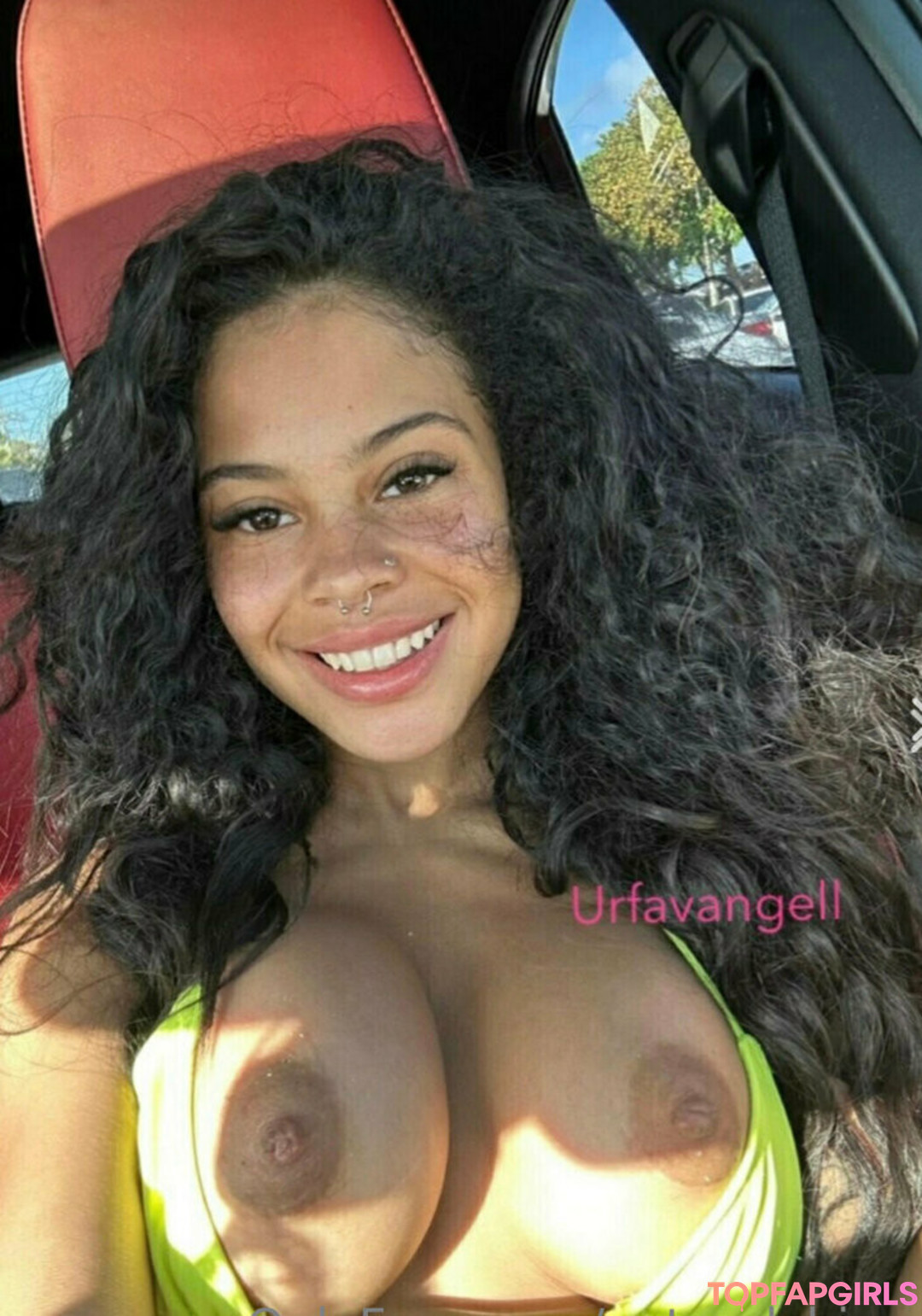 Naakte gelekte OnlyFans-foto van Bubble Booty #1201