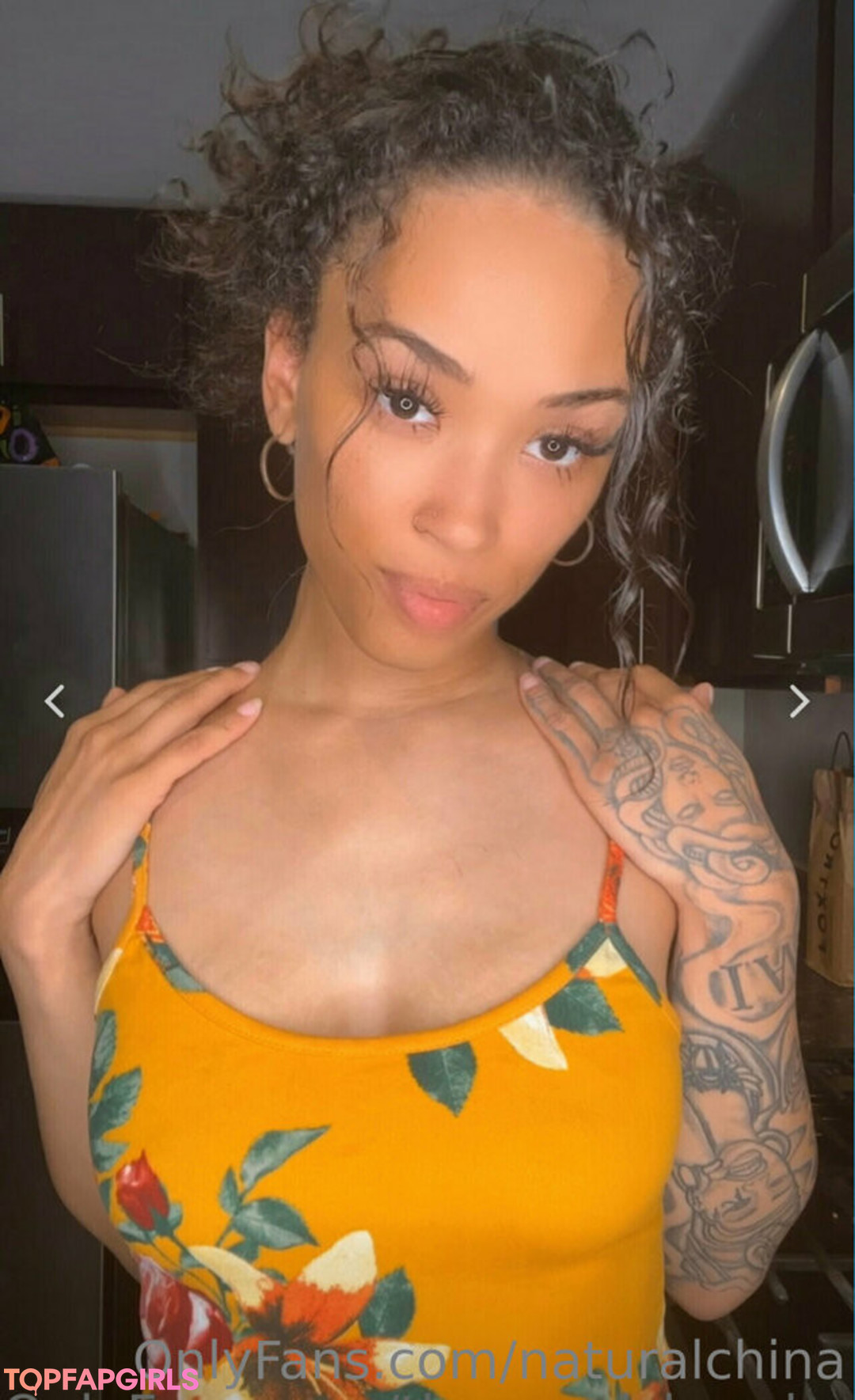 Naakte gelekte OnlyFans-foto van Bubble Booty #1223